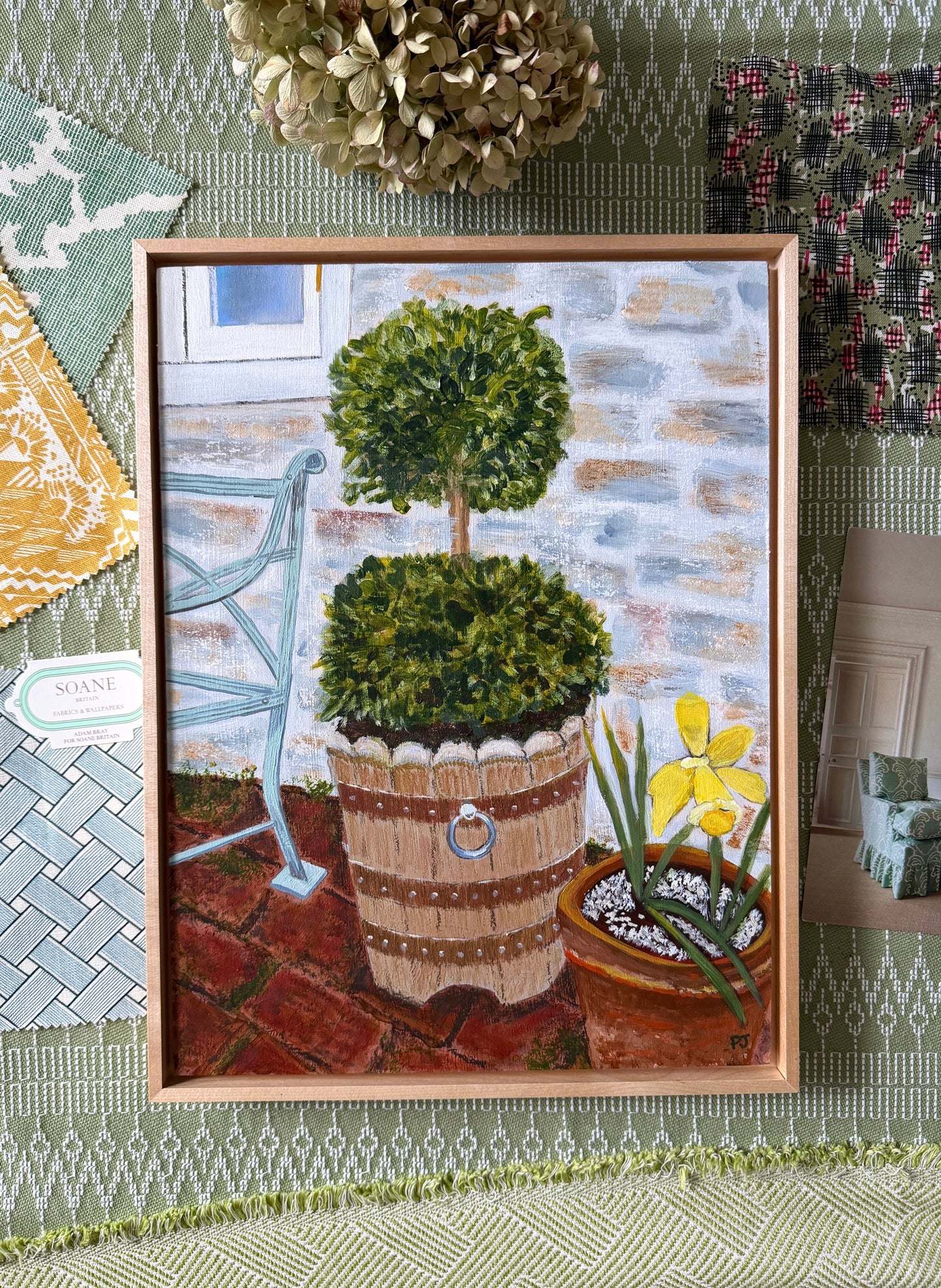 Oak Spring: Topiary With Daffodil